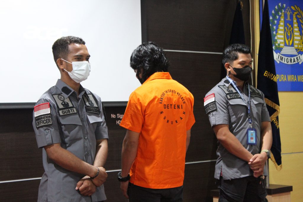 overstay warga negara asing